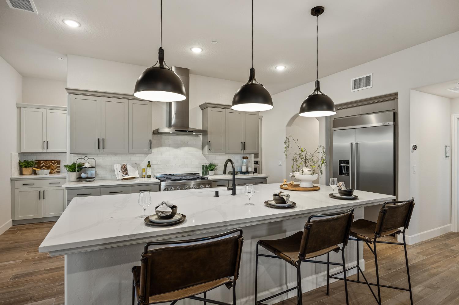 7243 W Ashcroft Avenue