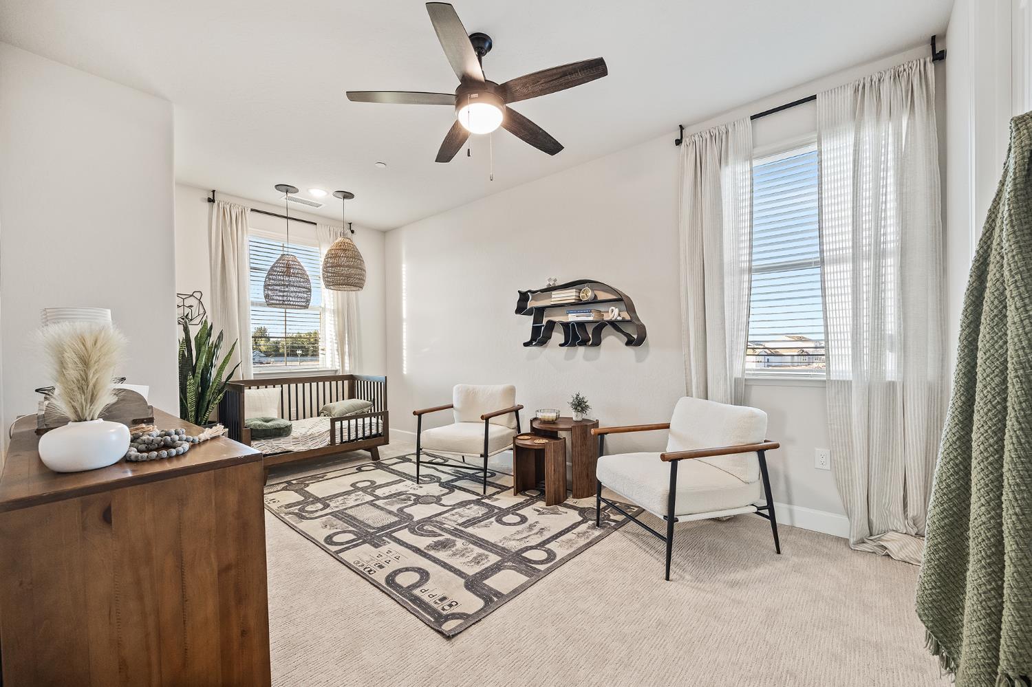 7243 W Ashcroft Avenue