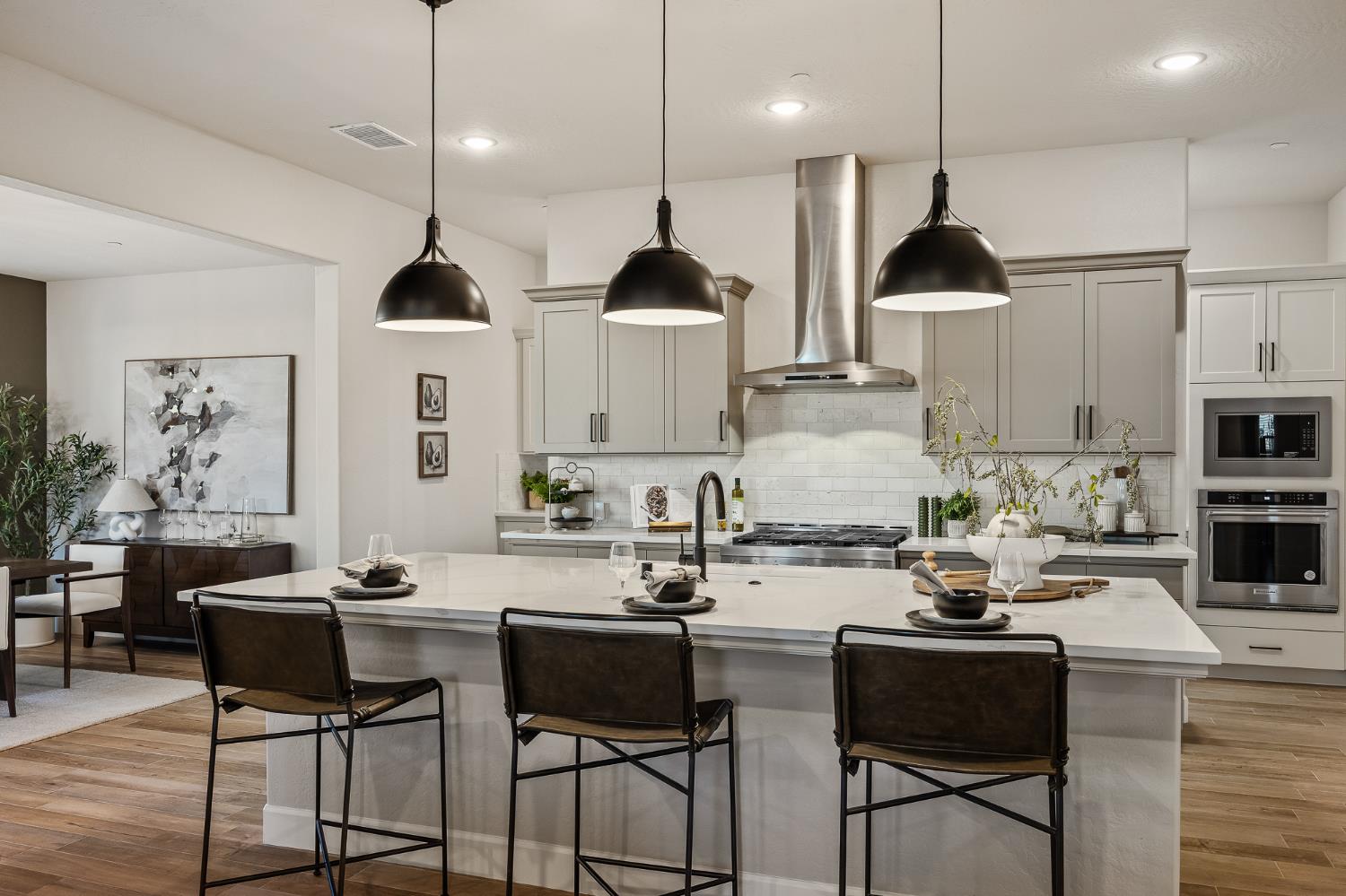 7243 W Ashcroft Avenue