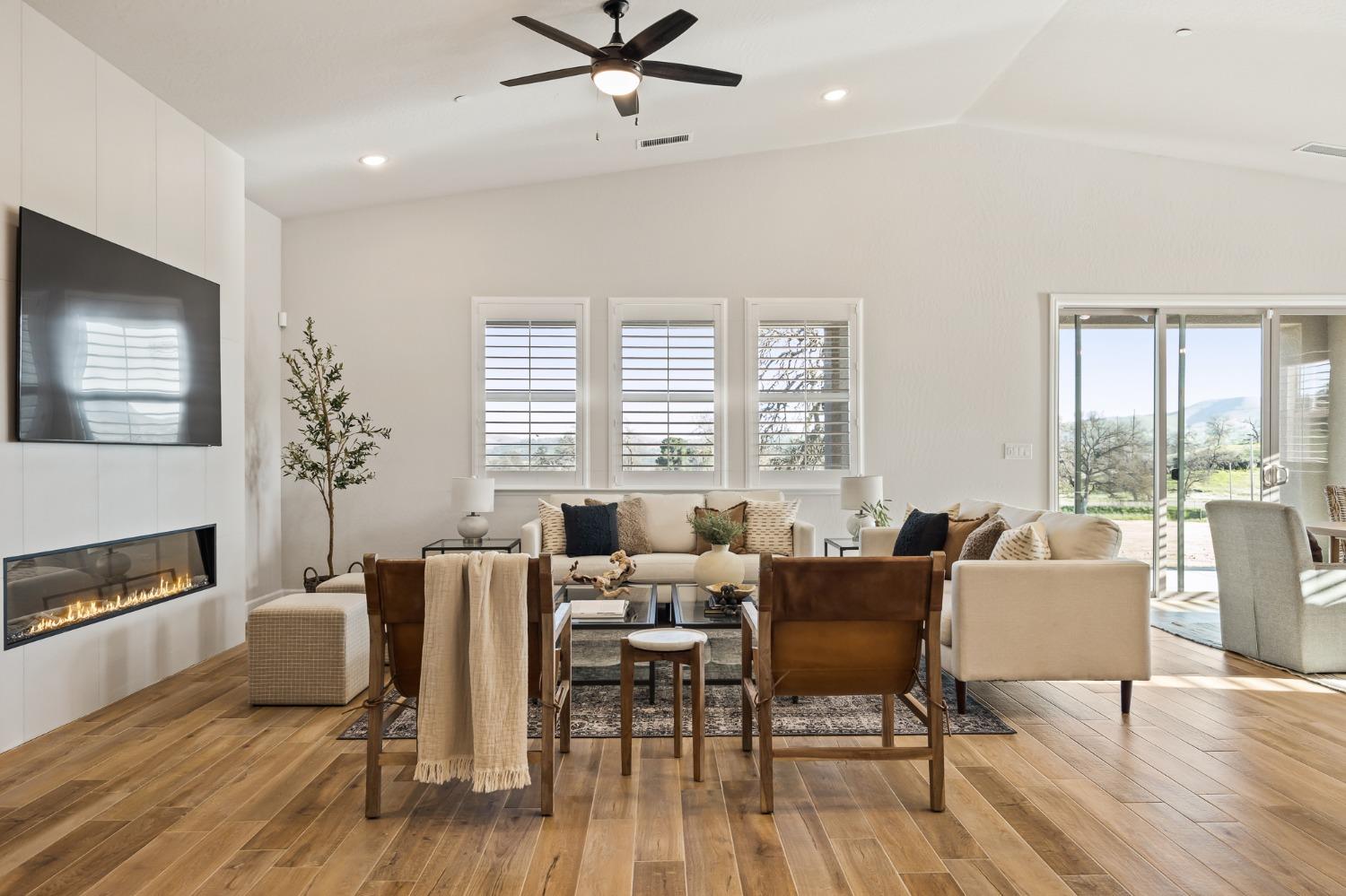 19678 Ventana Hills Drive