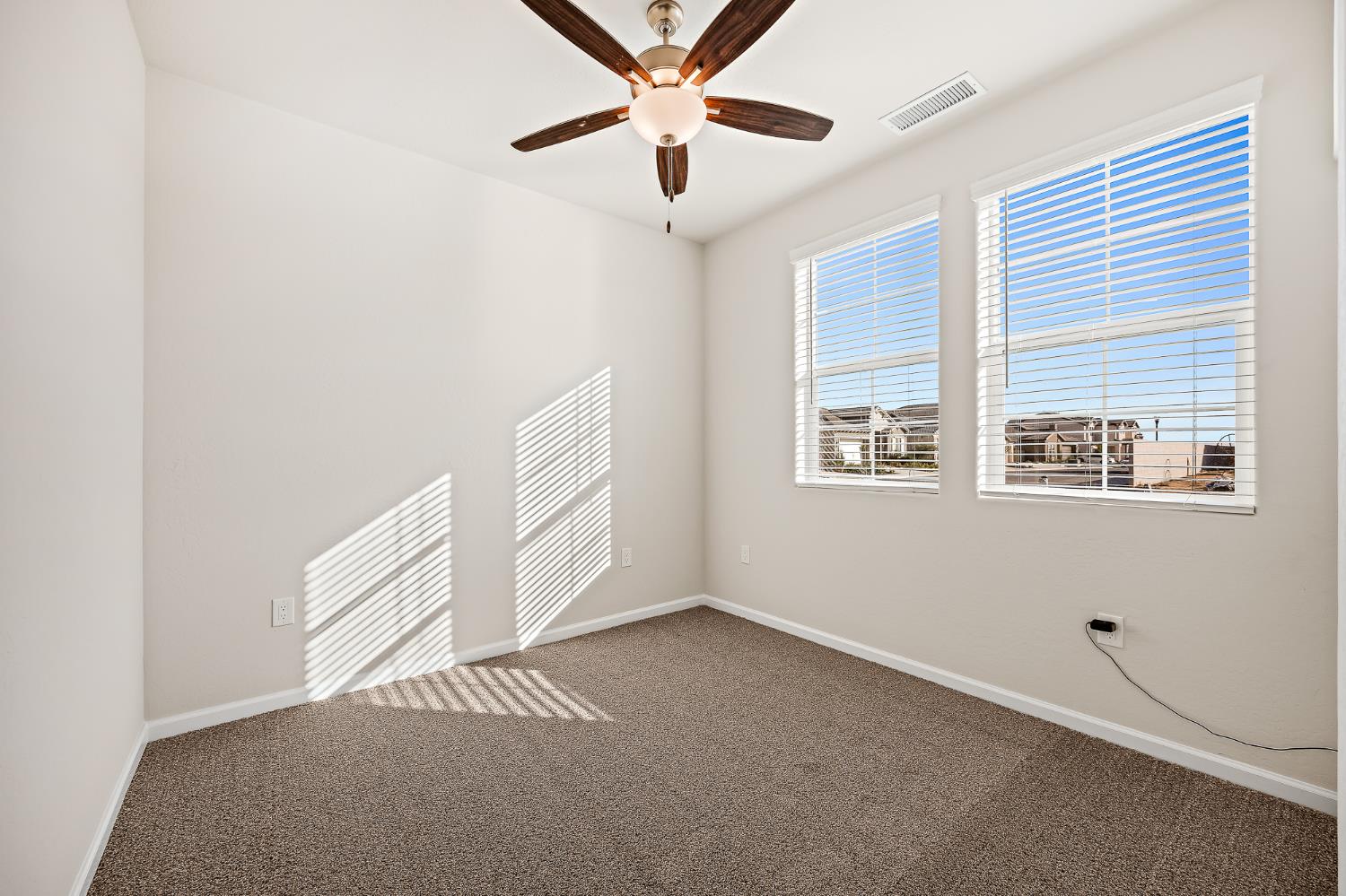 7138 W Ashcroft Avenue