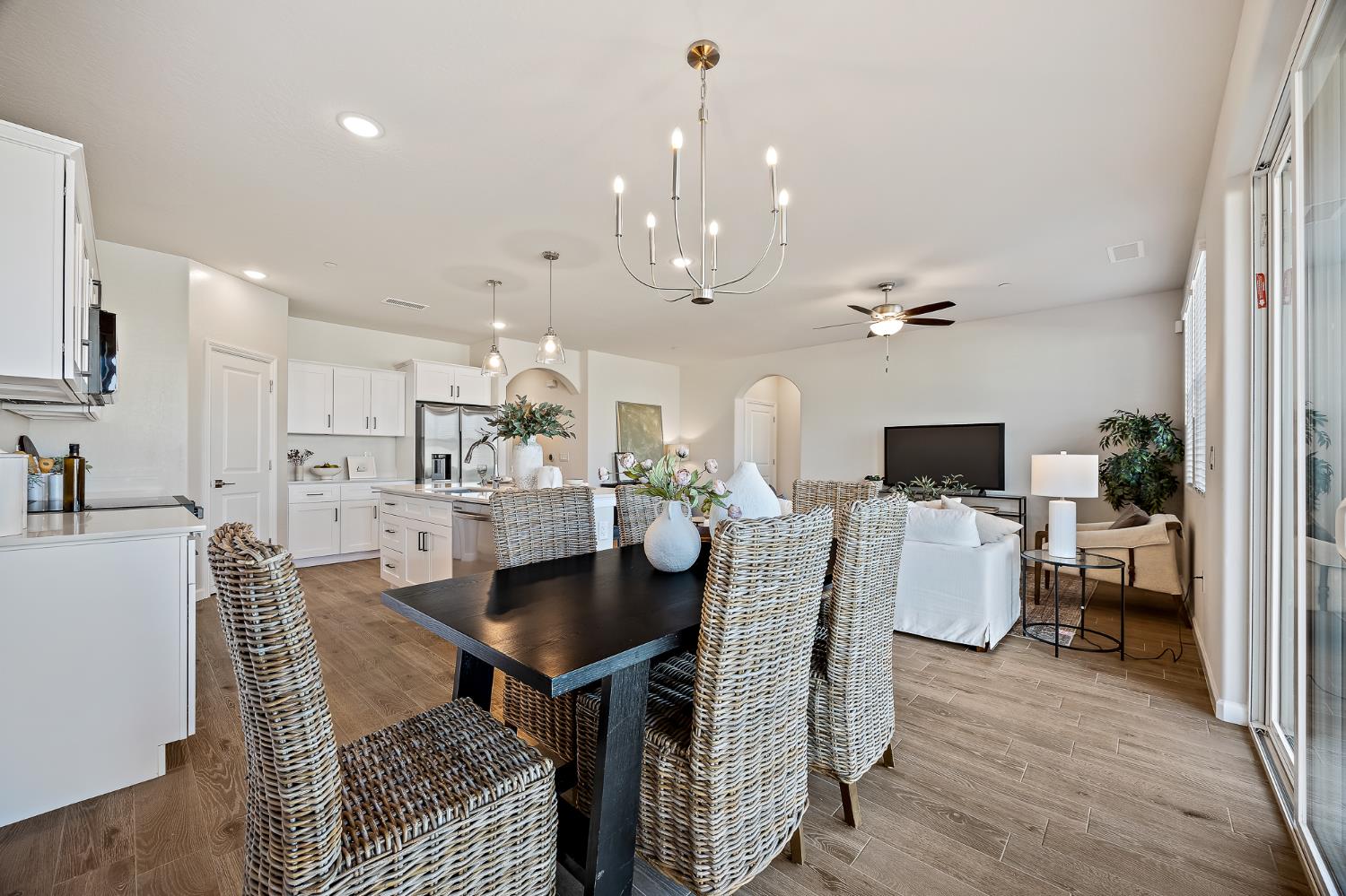 7138 W Ashcroft Avenue