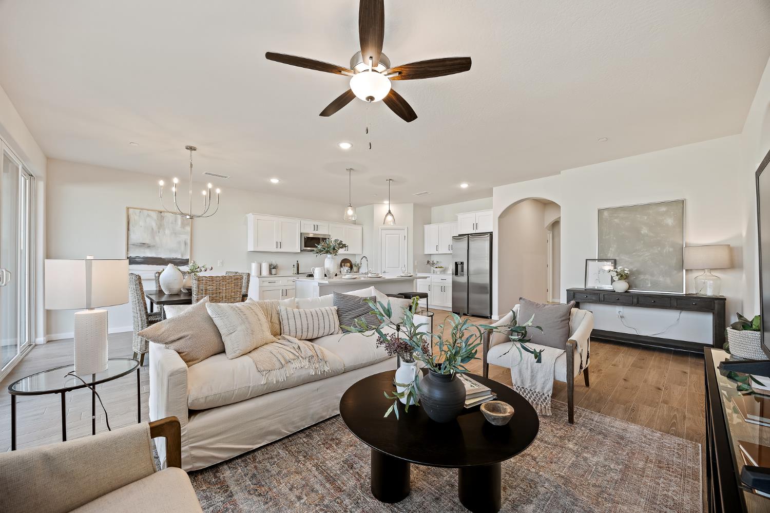 7138 W Ashcroft Avenue