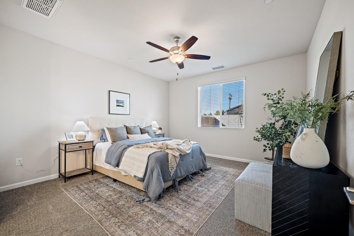 7138 W Ashcroft Avenue