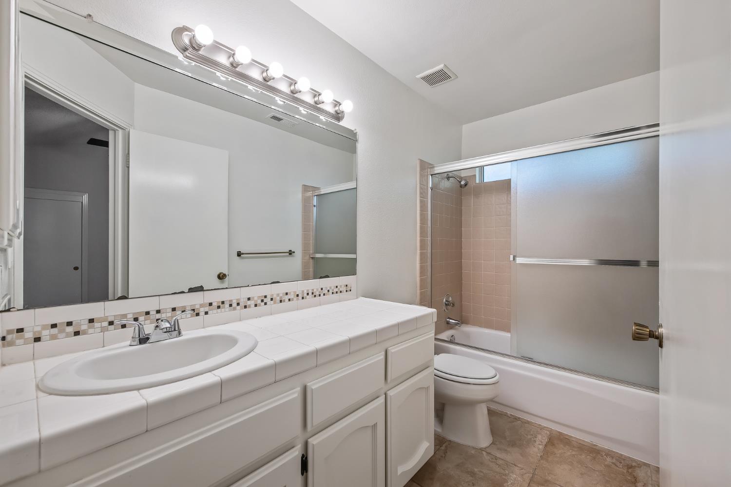 1166 E Goshen Avenue