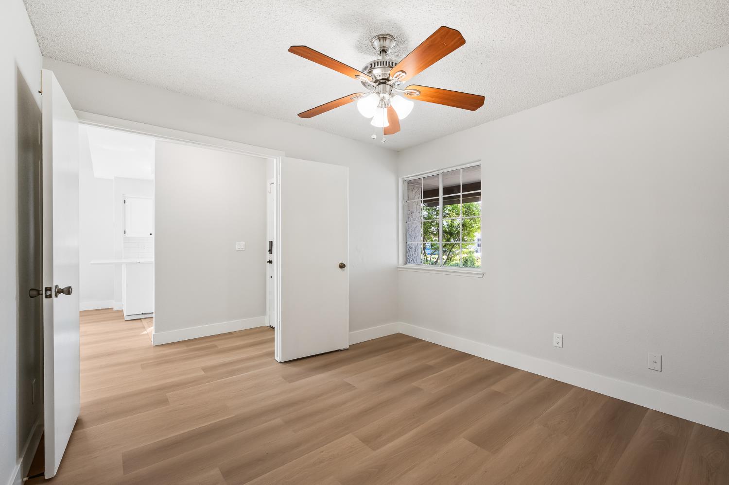 1166 E Goshen Avenue