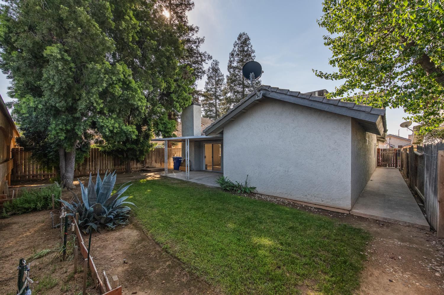 1166 E Goshen Avenue