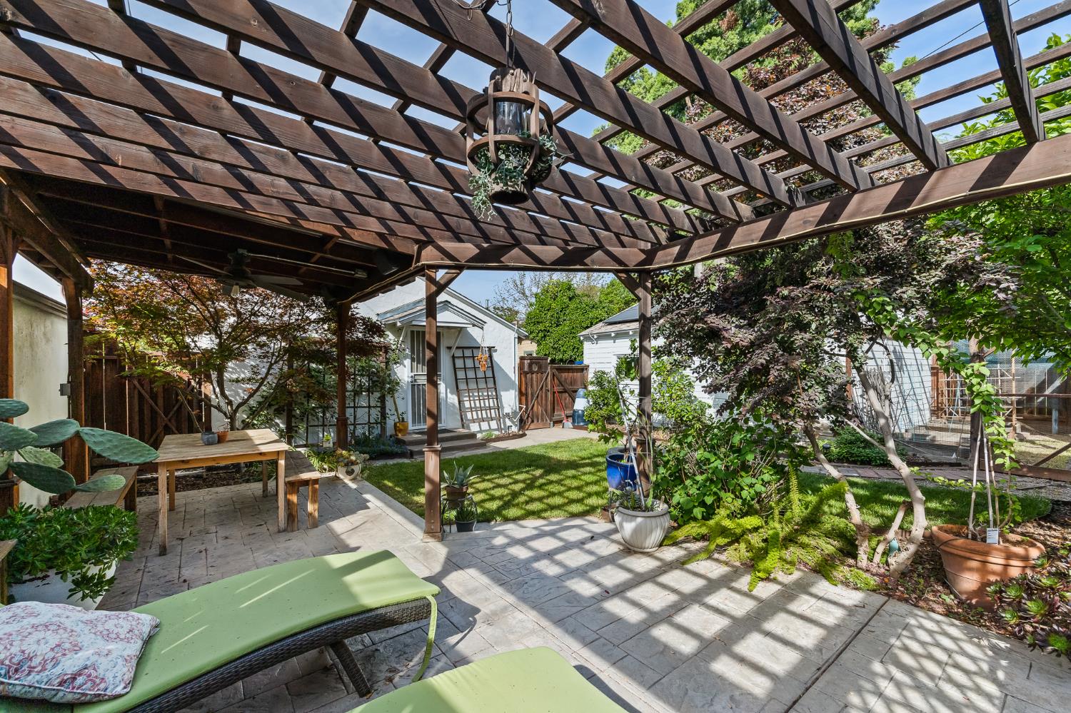 526 E Michigan Avenue