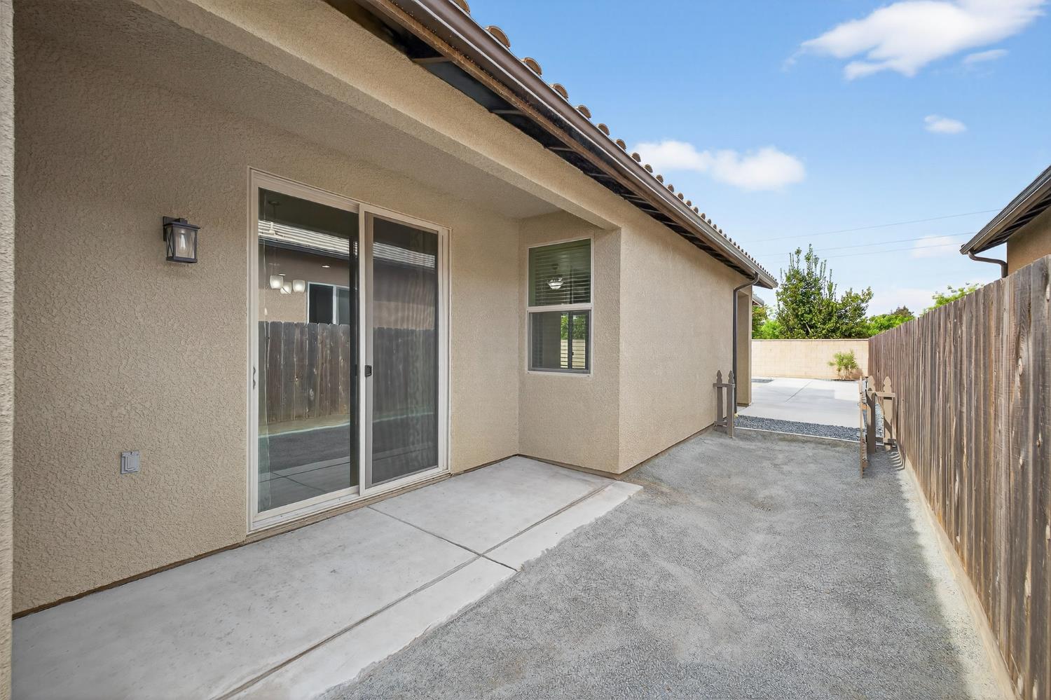 2446 S Claremont