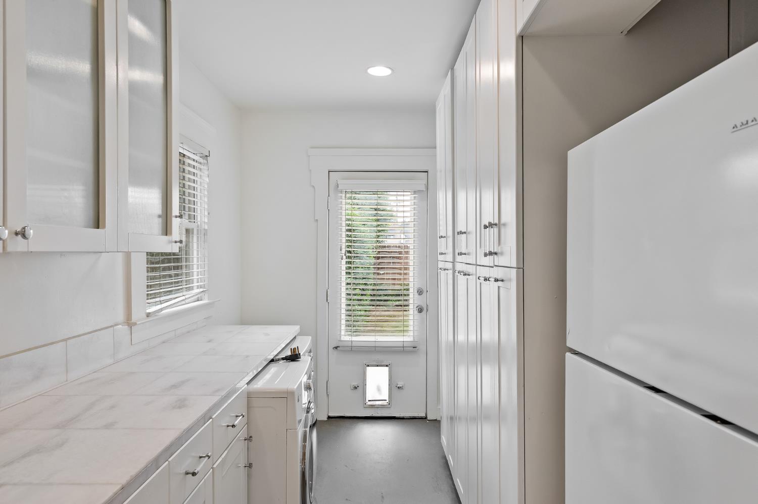 1521 N College Avenue