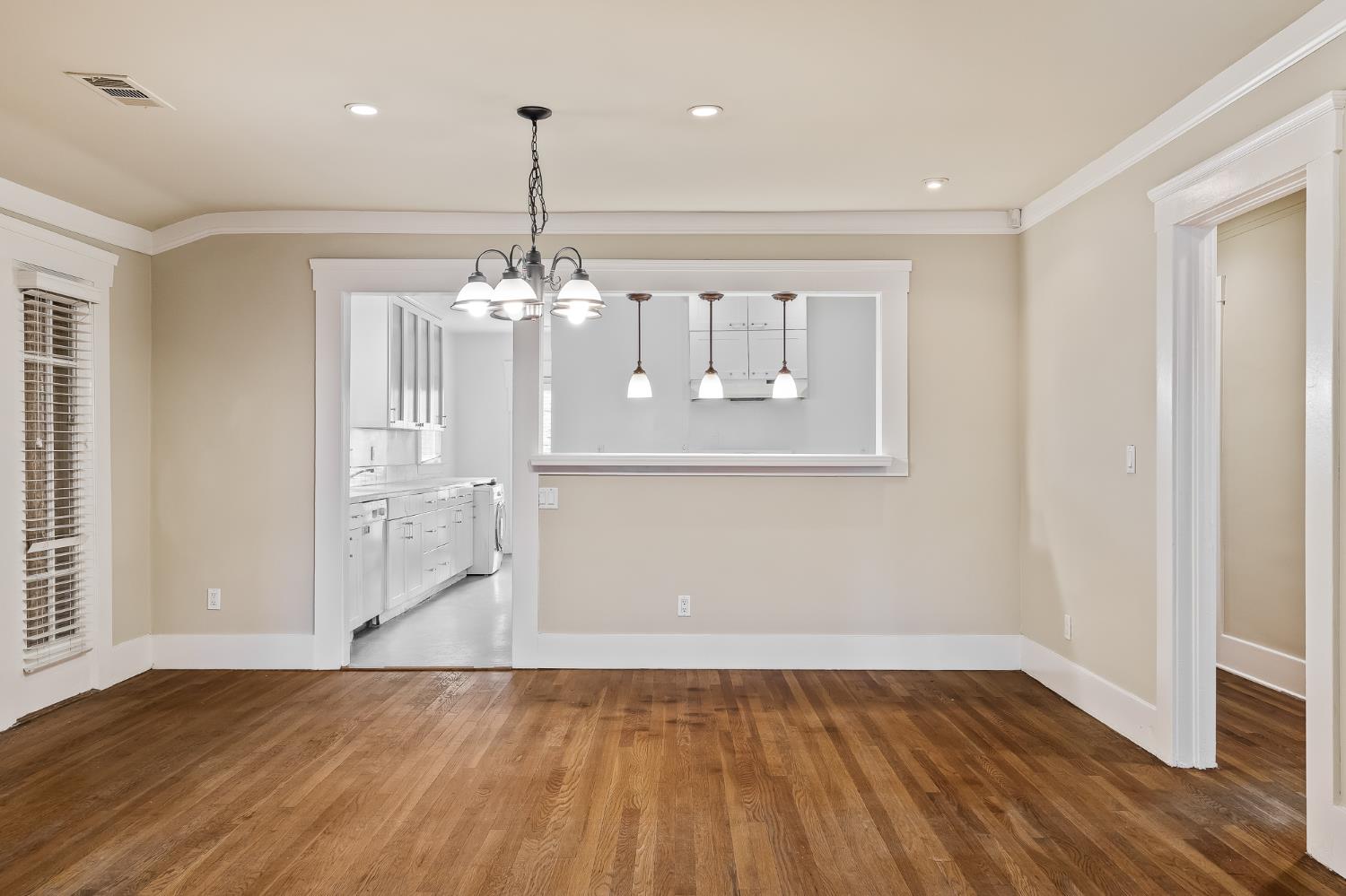 1521 N College Avenue