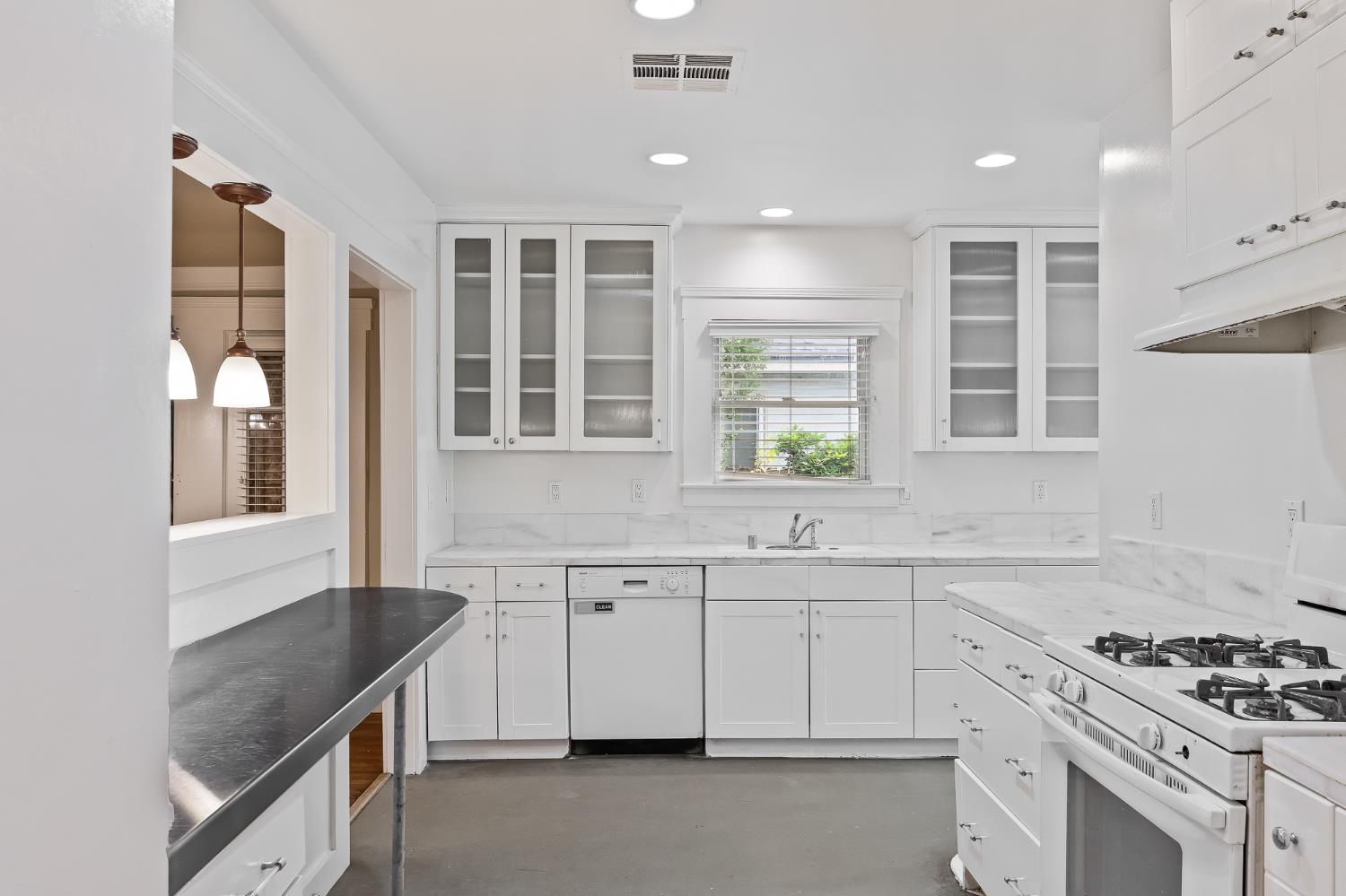 1521 N College Avenue