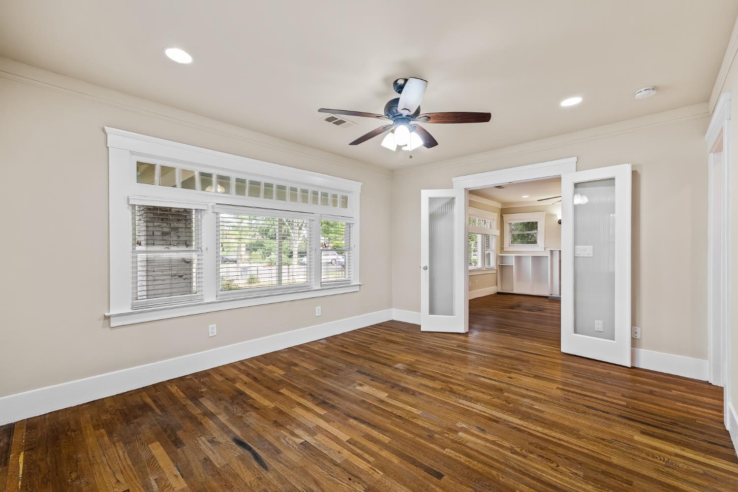 1521 N College Avenue