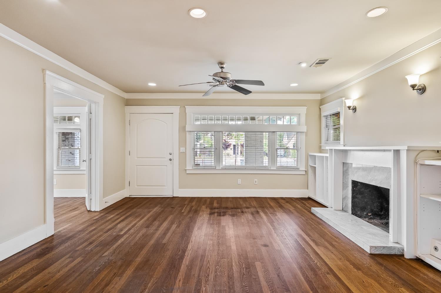 1521 N College Avenue