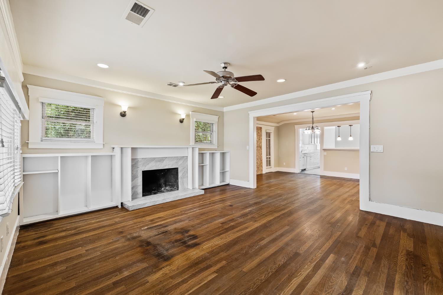 1521 N College Avenue