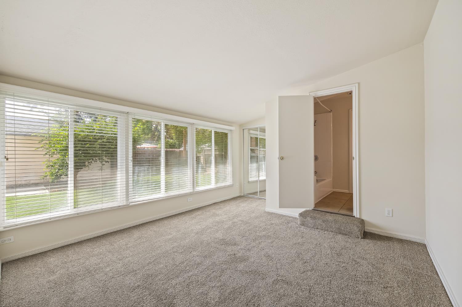 3411 N Wishon Avenue