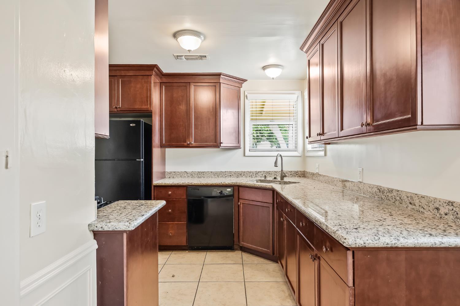 3411 N Wishon Avenue