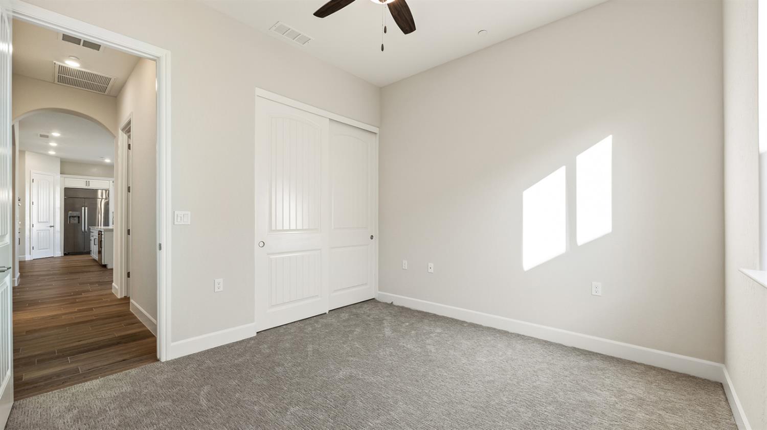 2573 N Black Oak Drive