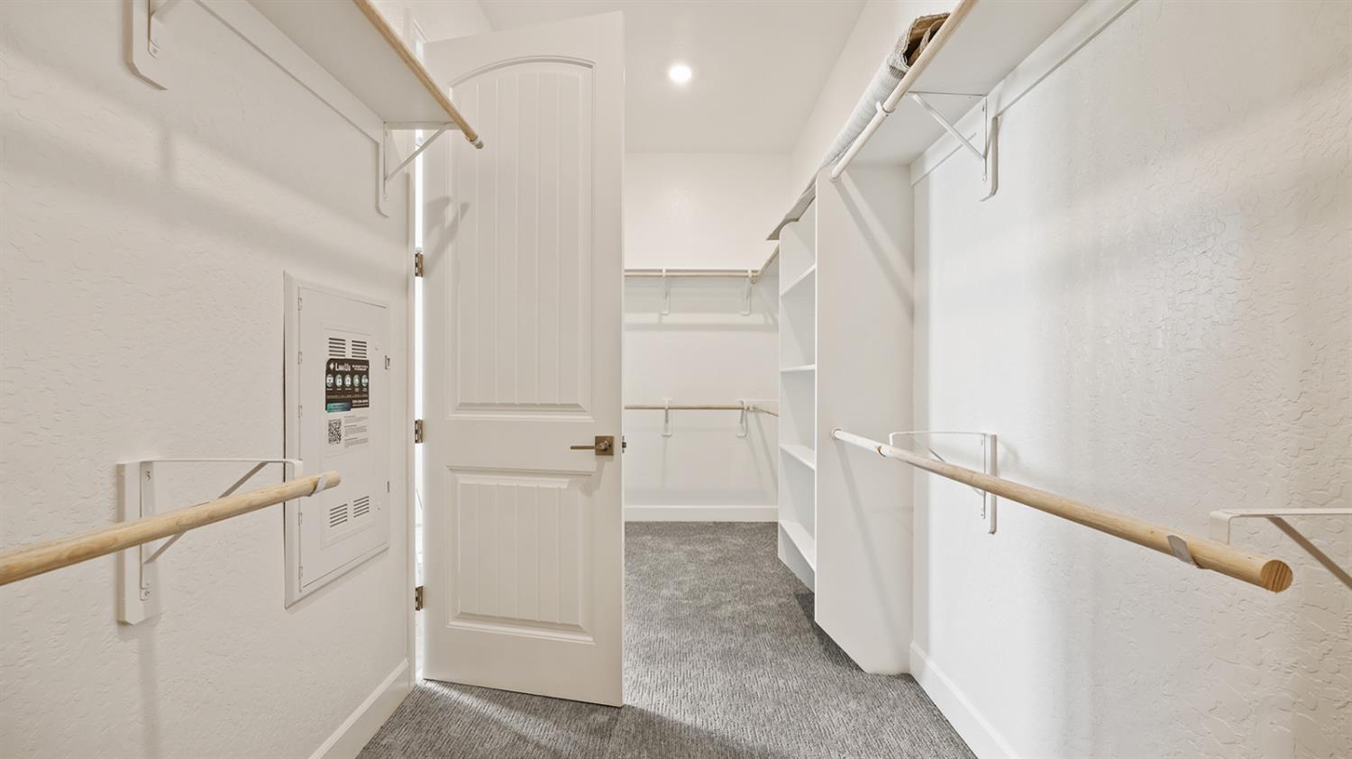 2573 N Black Oak Drive