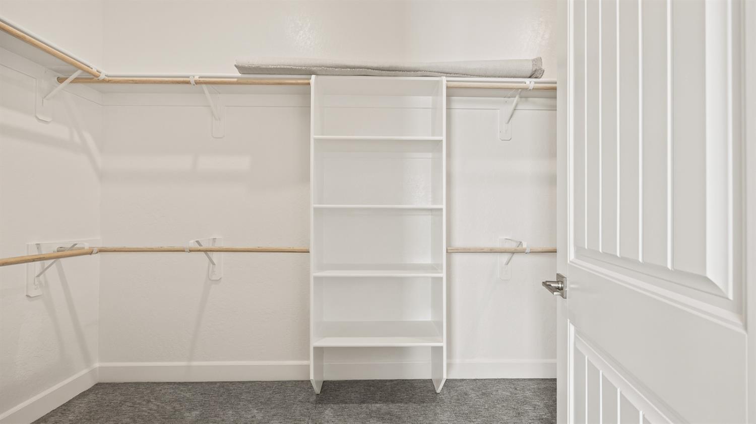 2573 N Black Oak Drive