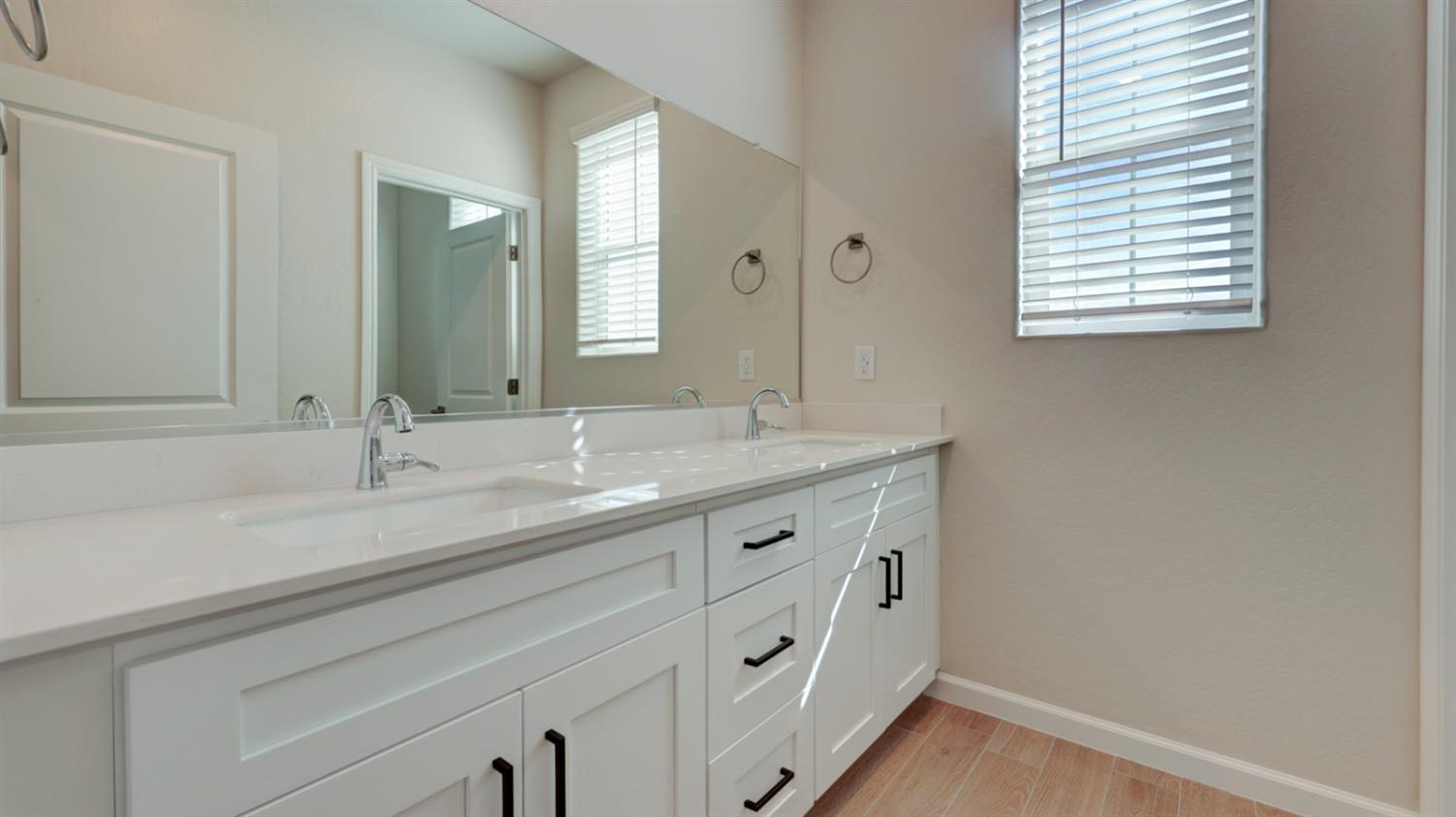 7102 W Ashcroft Avenue