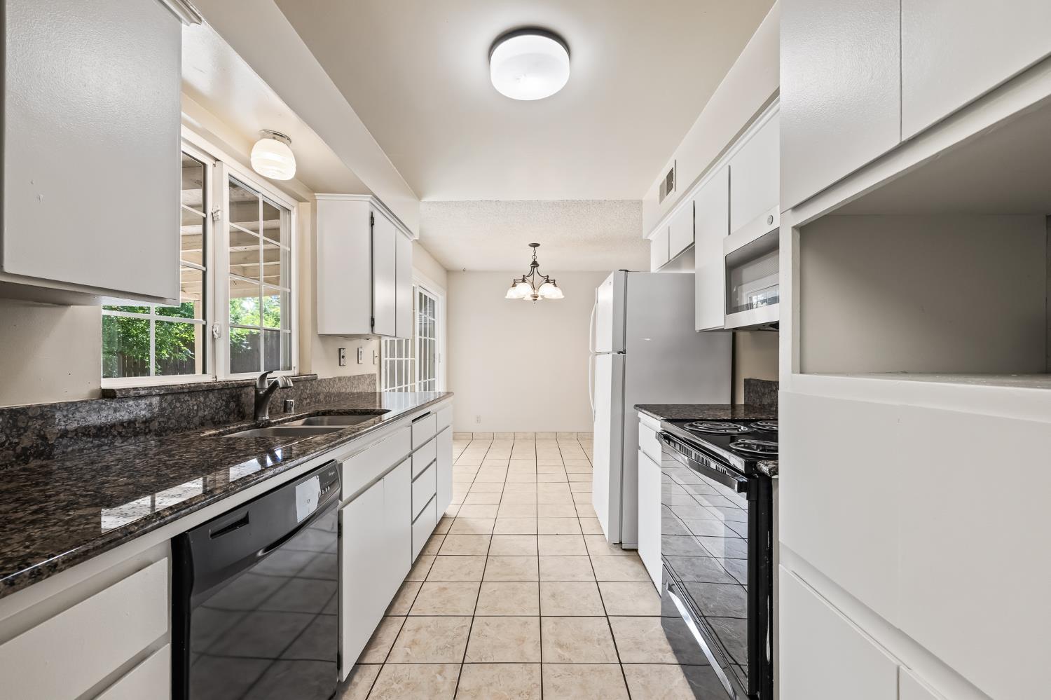 3443 W Oswego Avenue