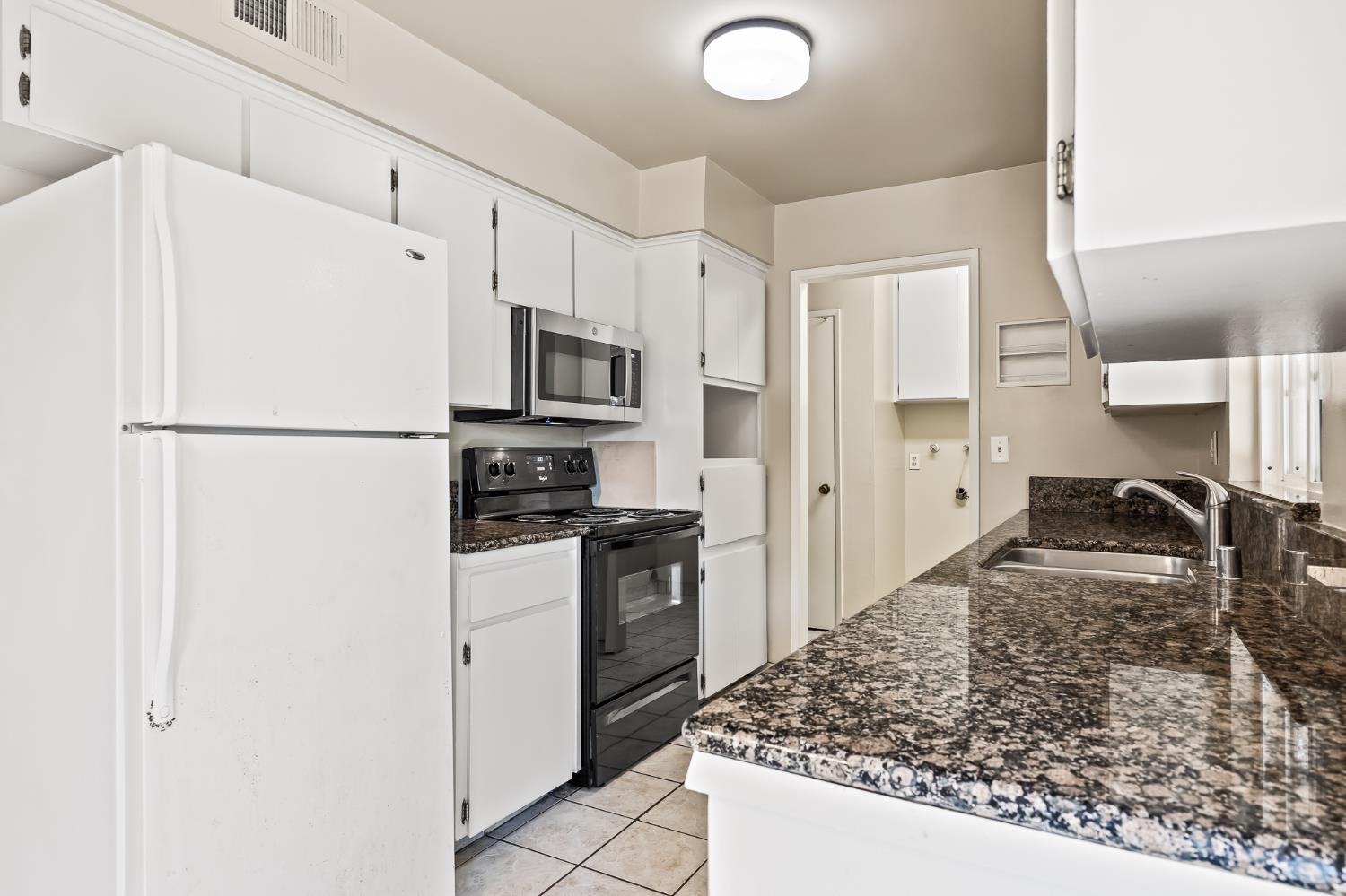 3443 W Oswego Avenue