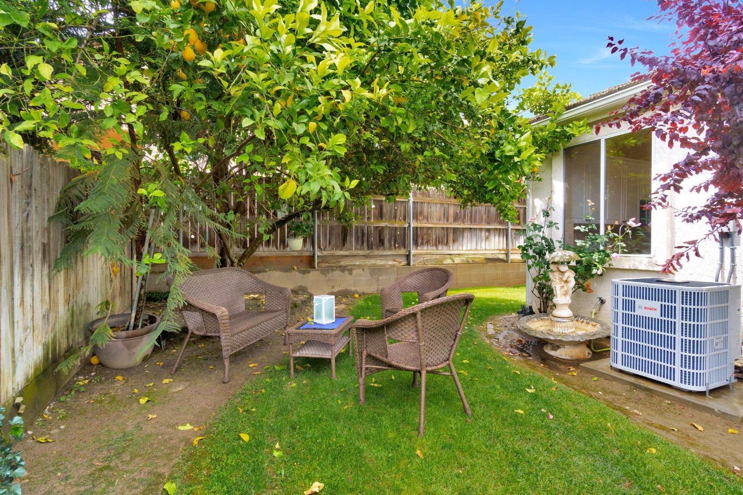 6074 W El Paso Avenue