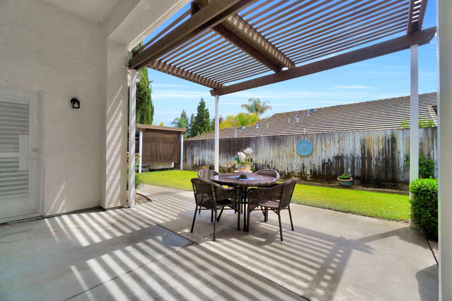 6074 W El Paso Avenue