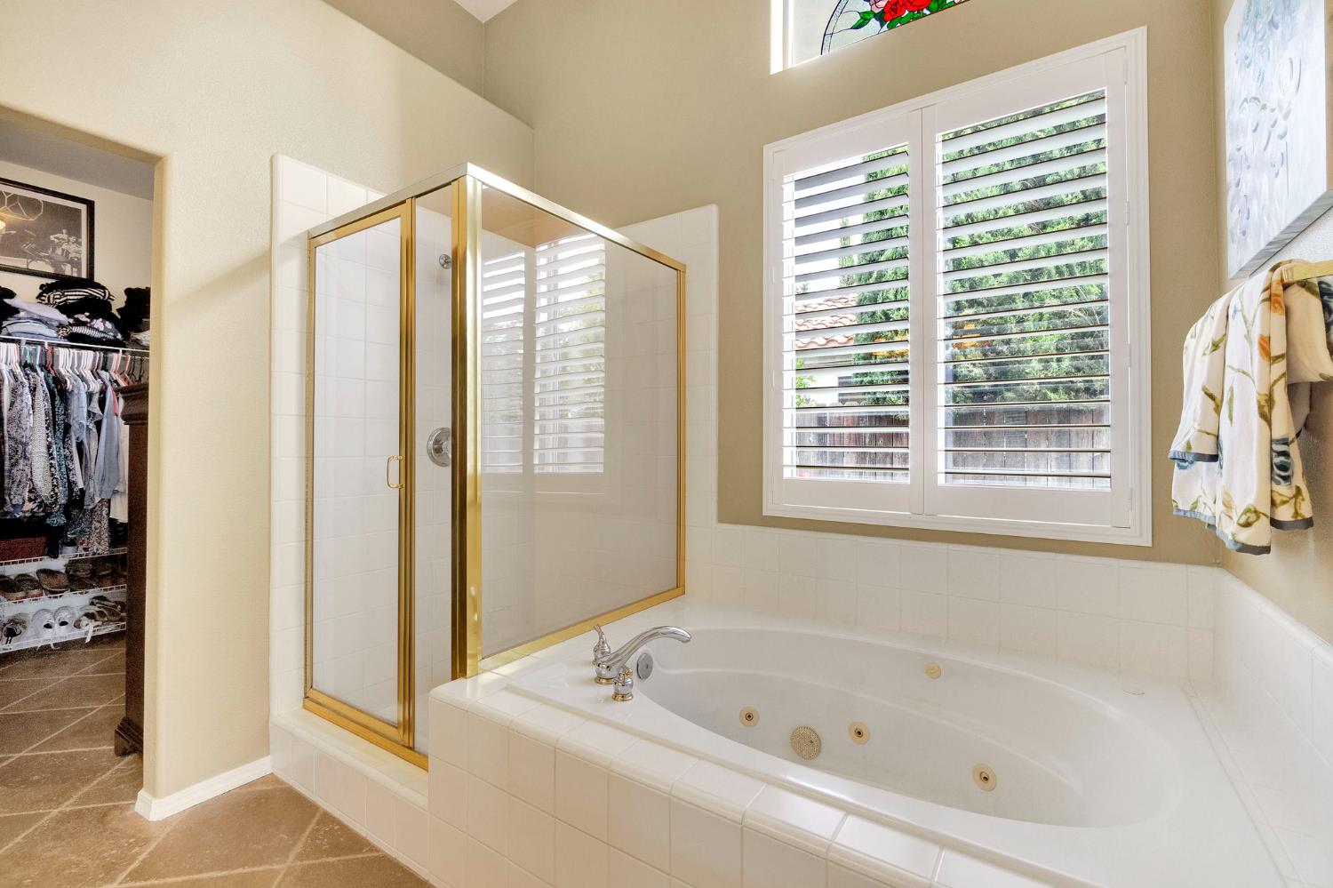 6074 W El Paso Avenue