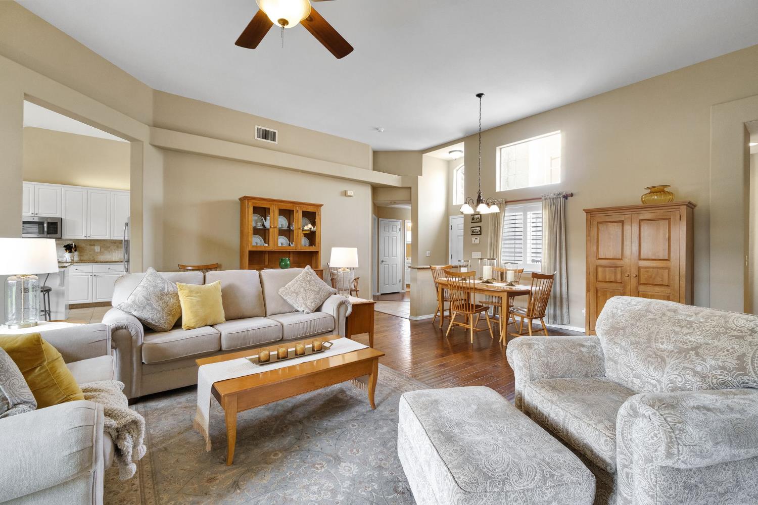 6074 W El Paso Avenue