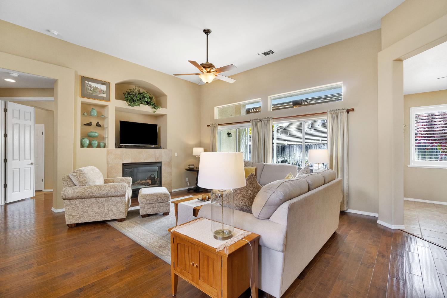 6074 W El Paso Avenue