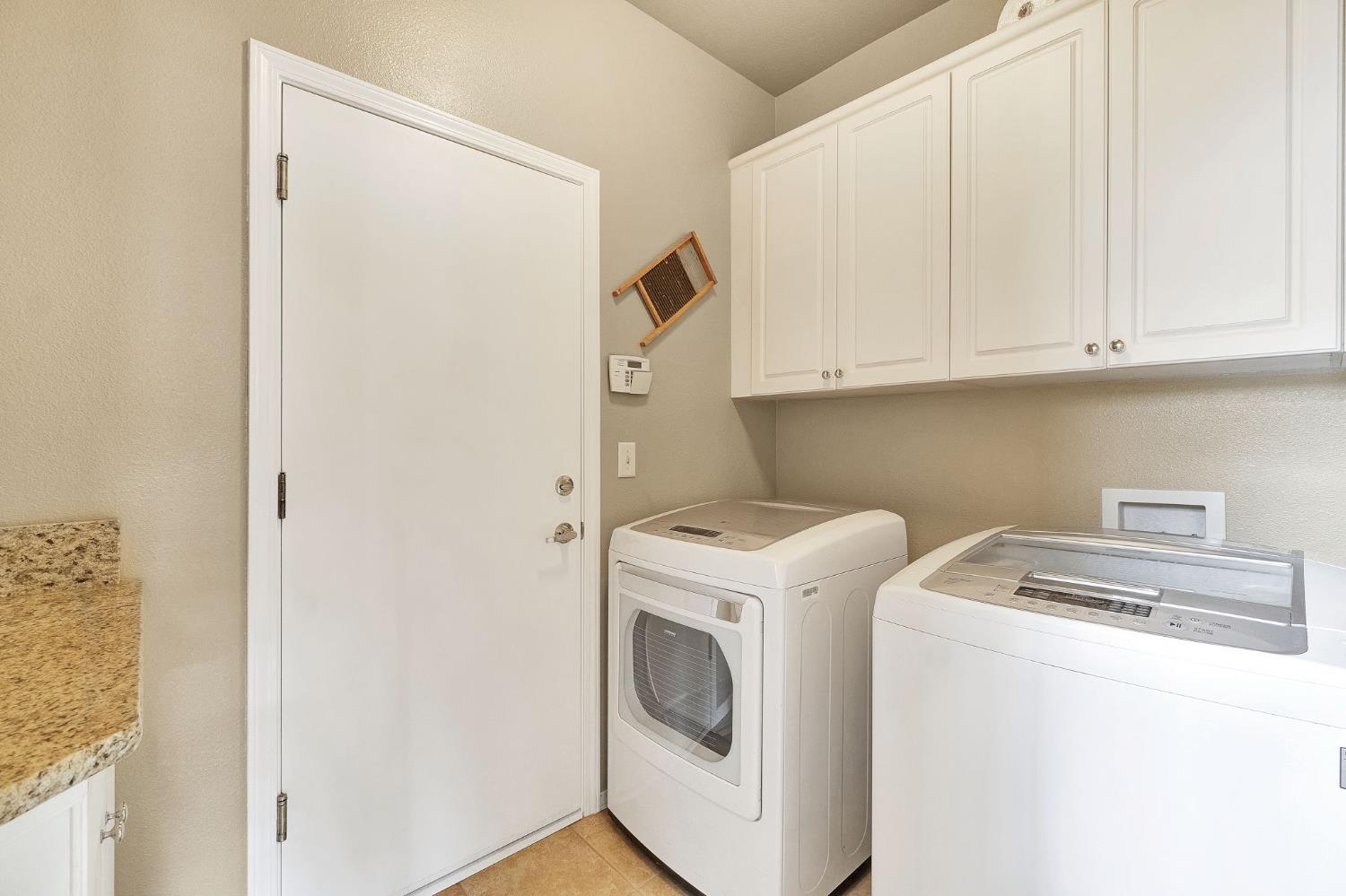 6074 W El Paso Avenue