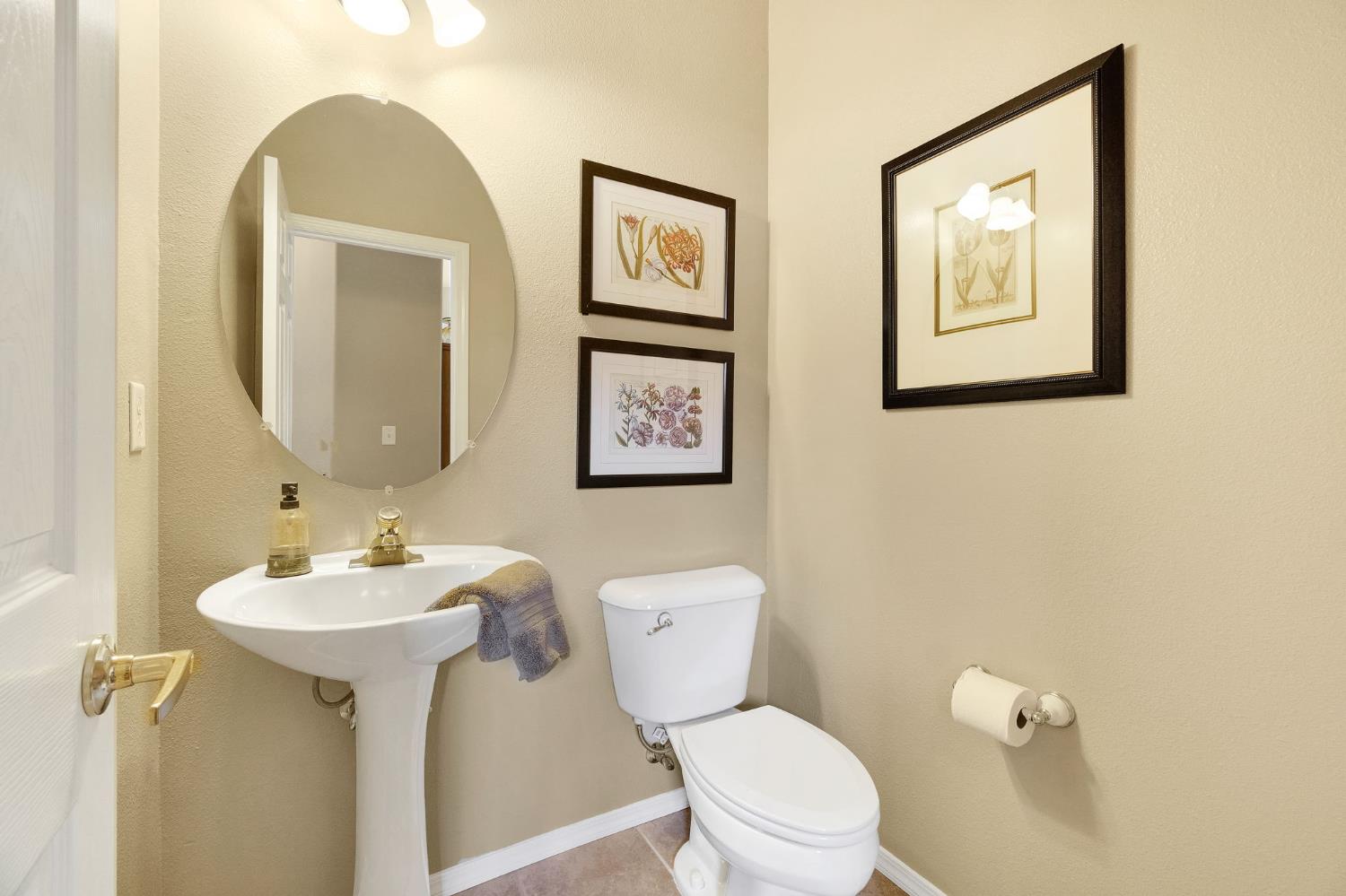 6074 W El Paso Avenue