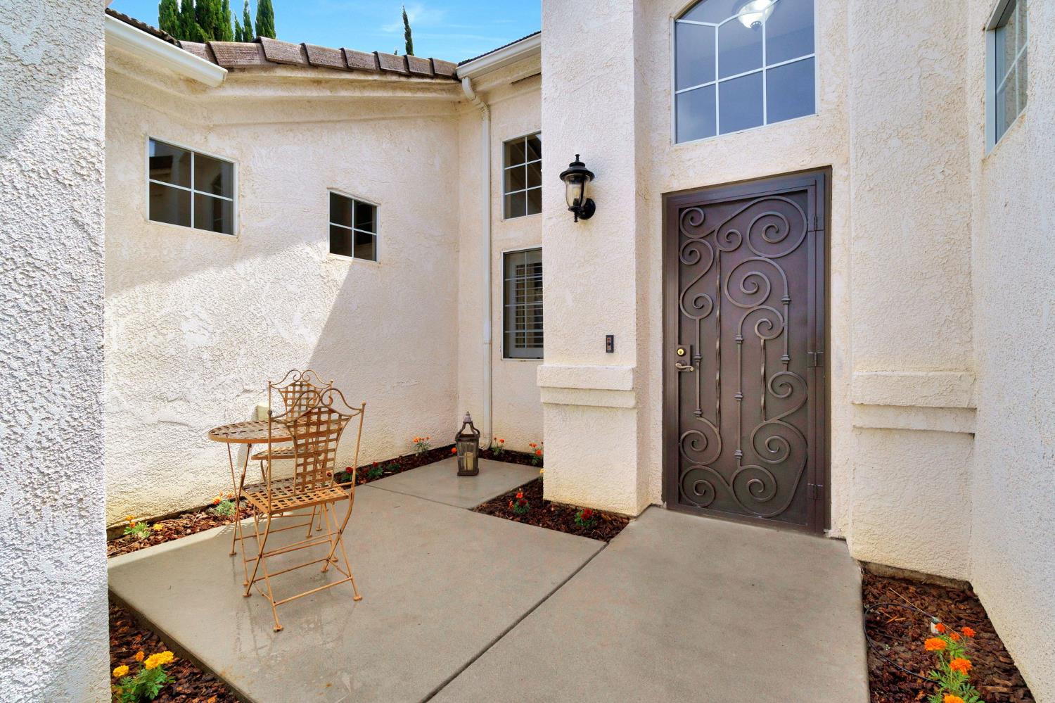 6074 W El Paso Avenue