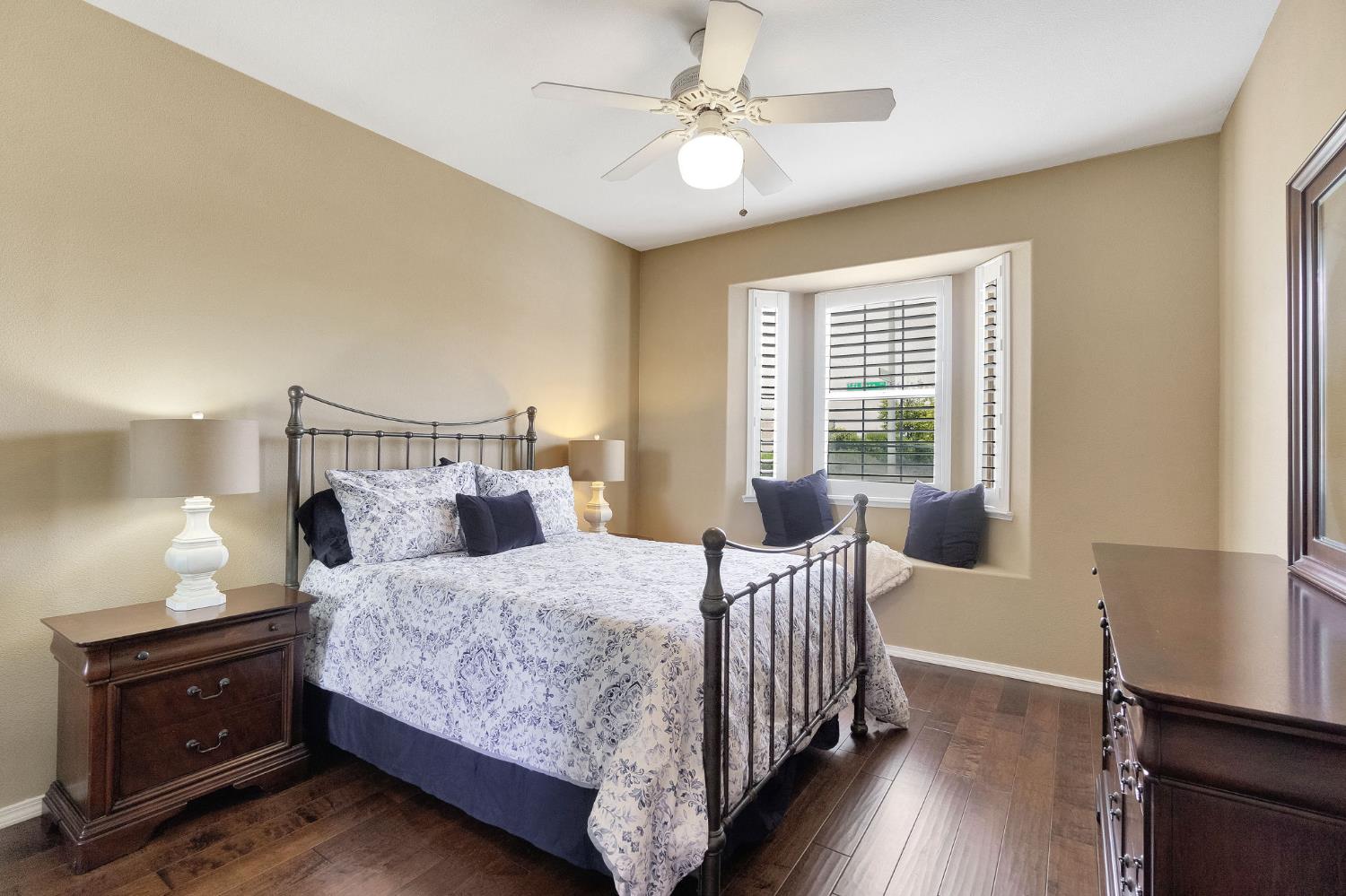 6074 W El Paso Avenue