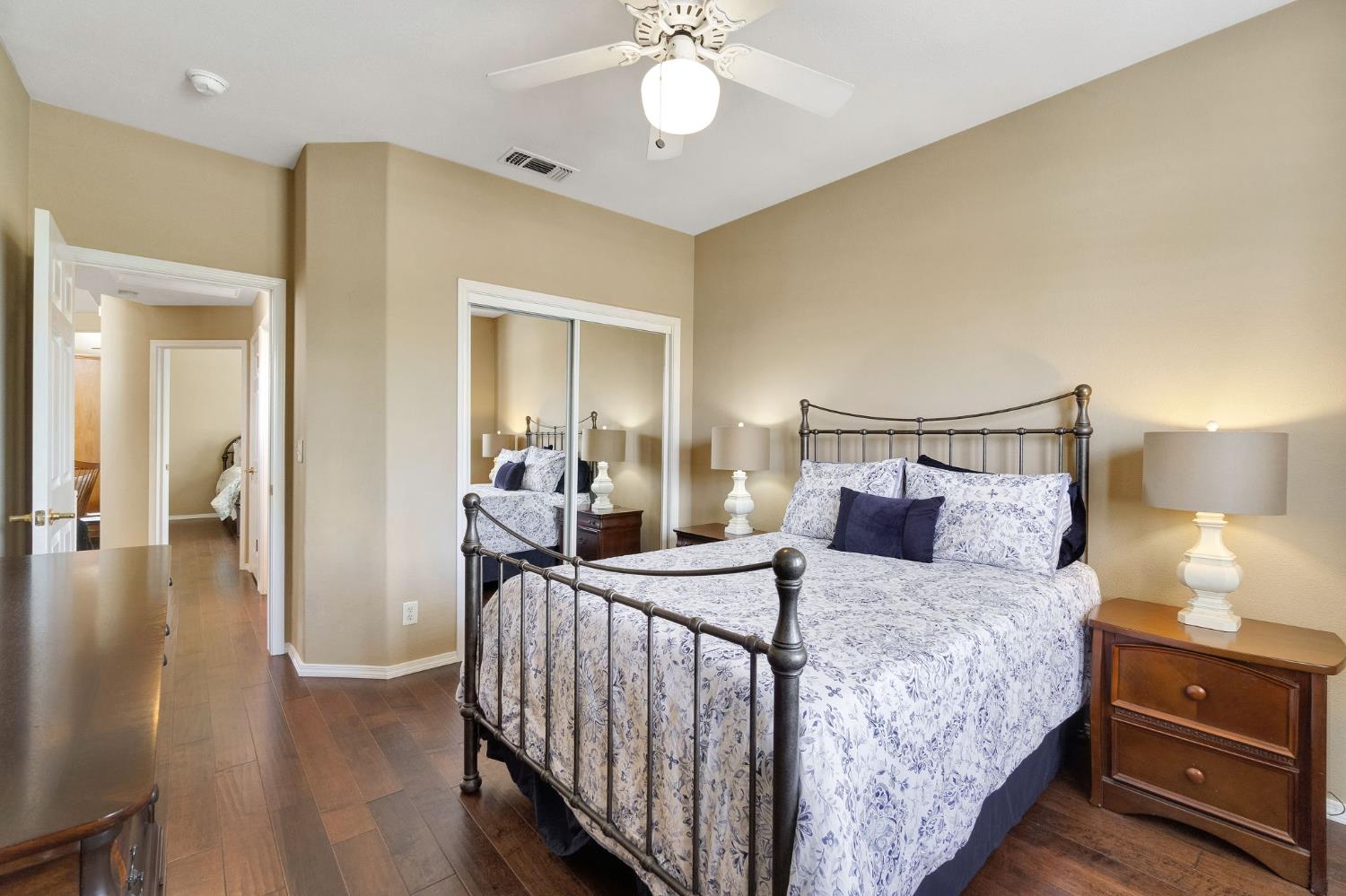 6074 W El Paso Avenue