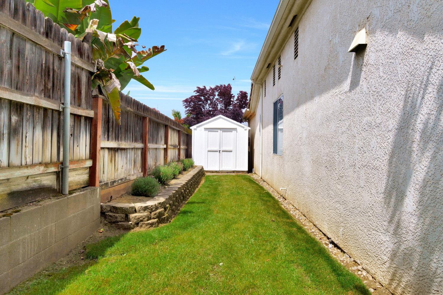 6074 W El Paso Avenue