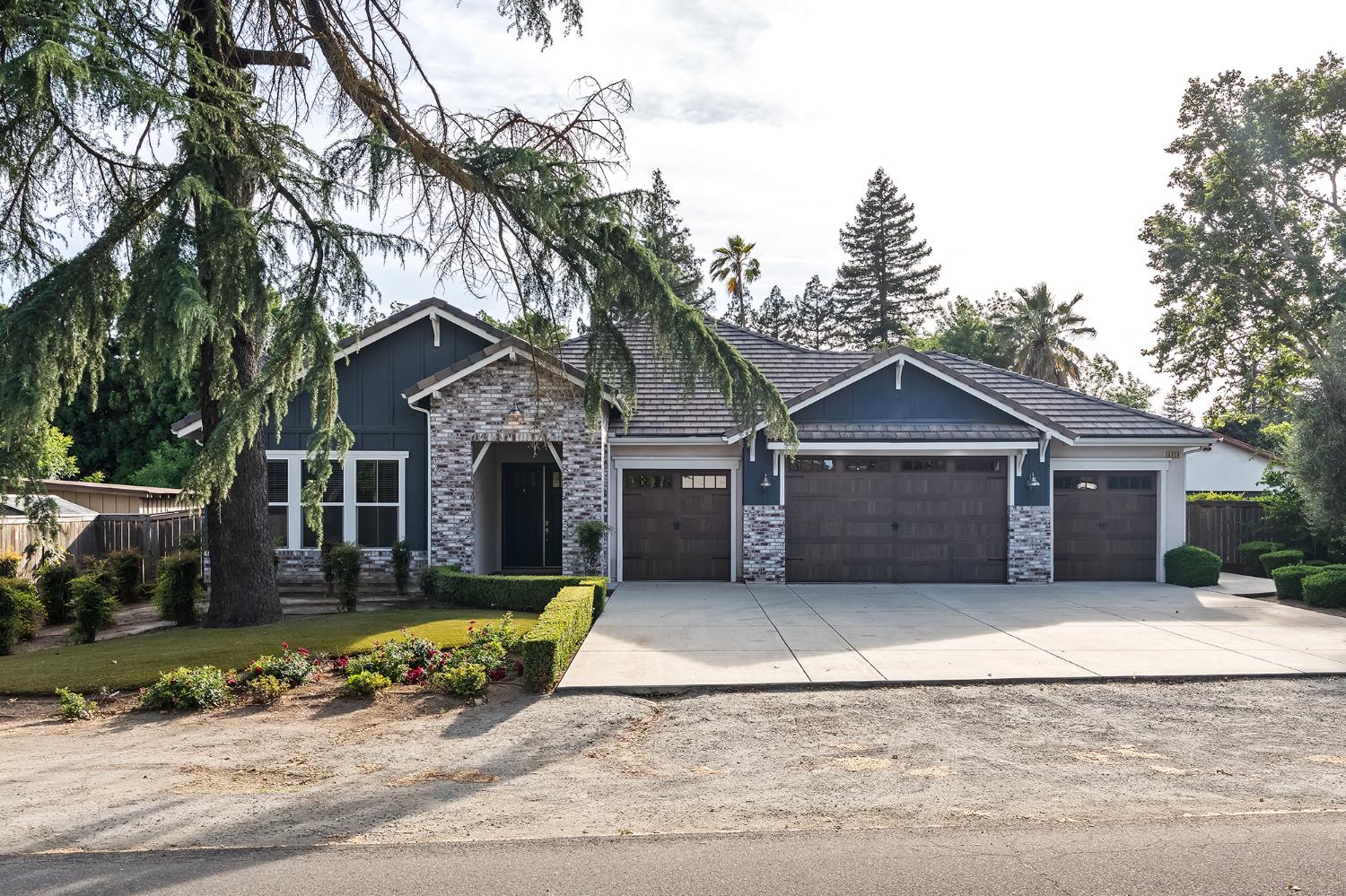 4809 N Sunset Avenue