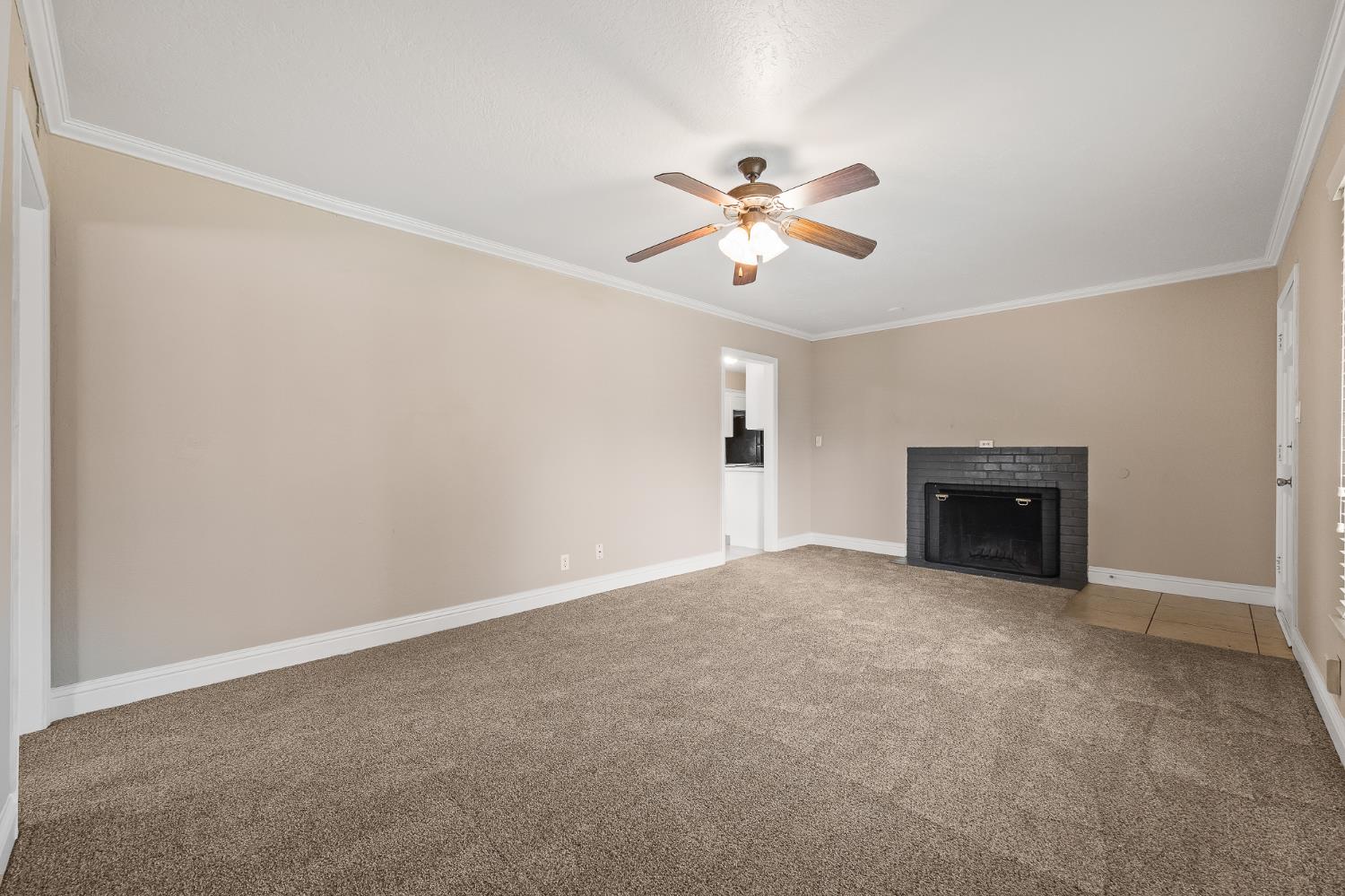 1213 E Saginaw Way