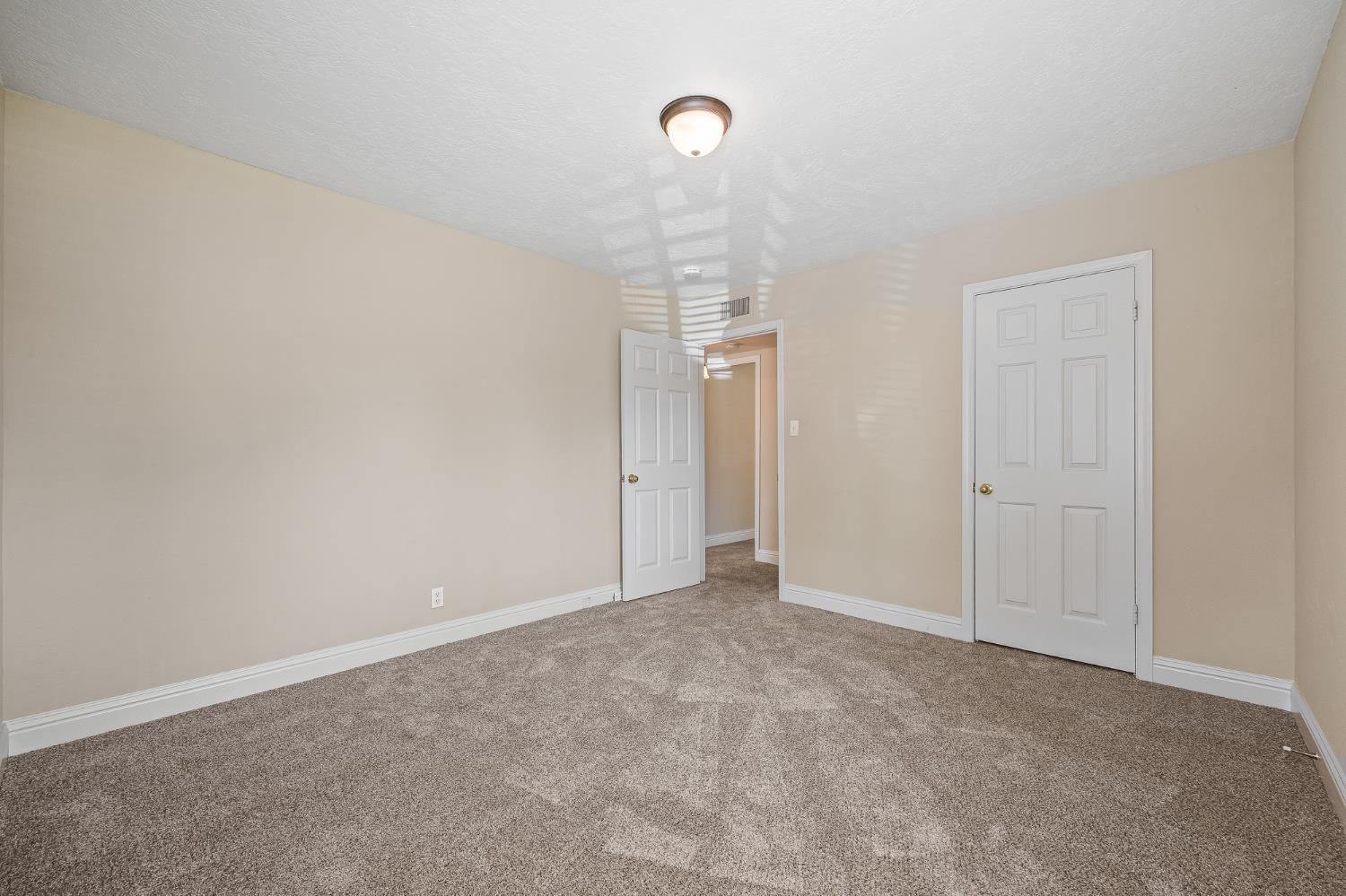 1213 E Saginaw Way