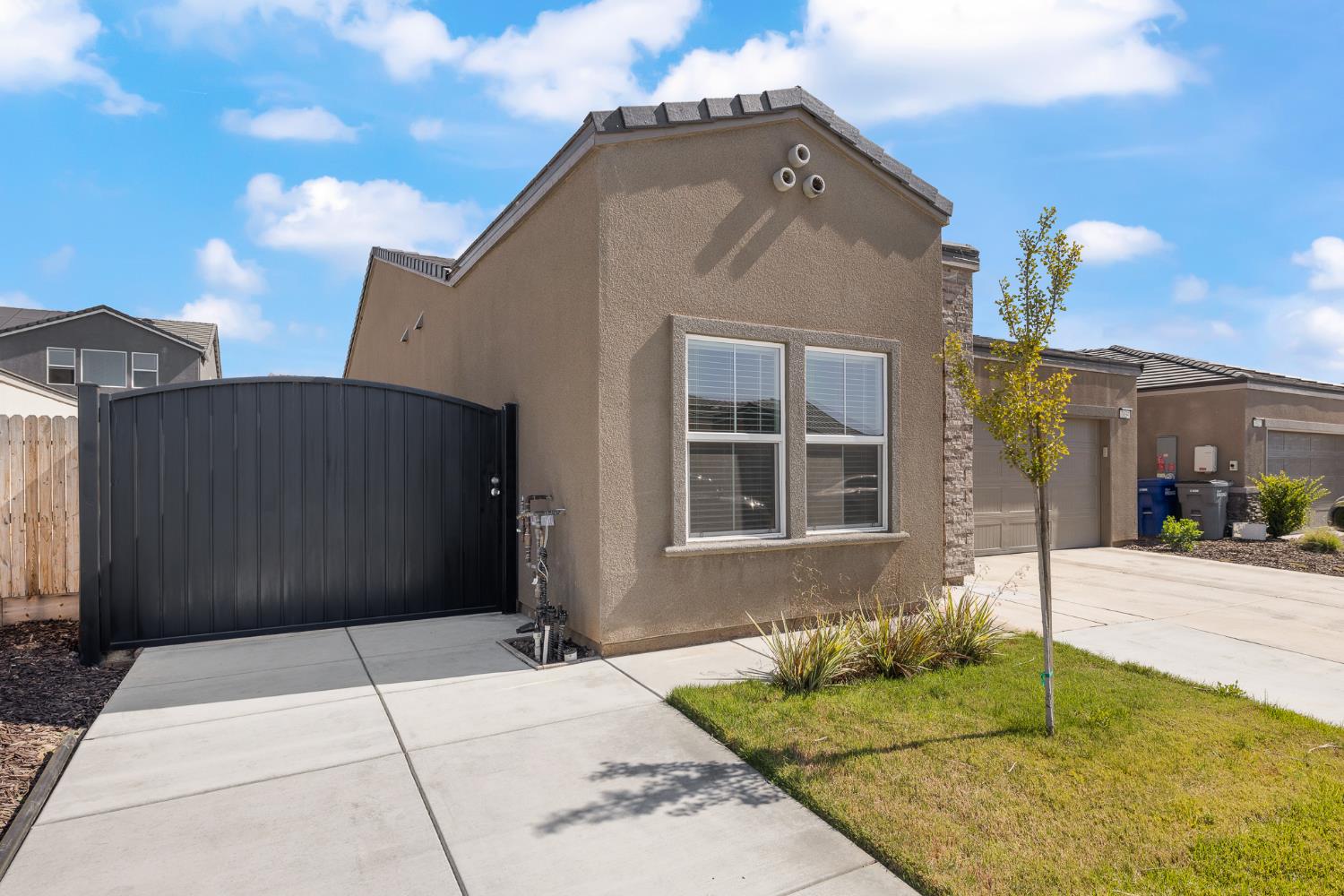 7034 W Willis