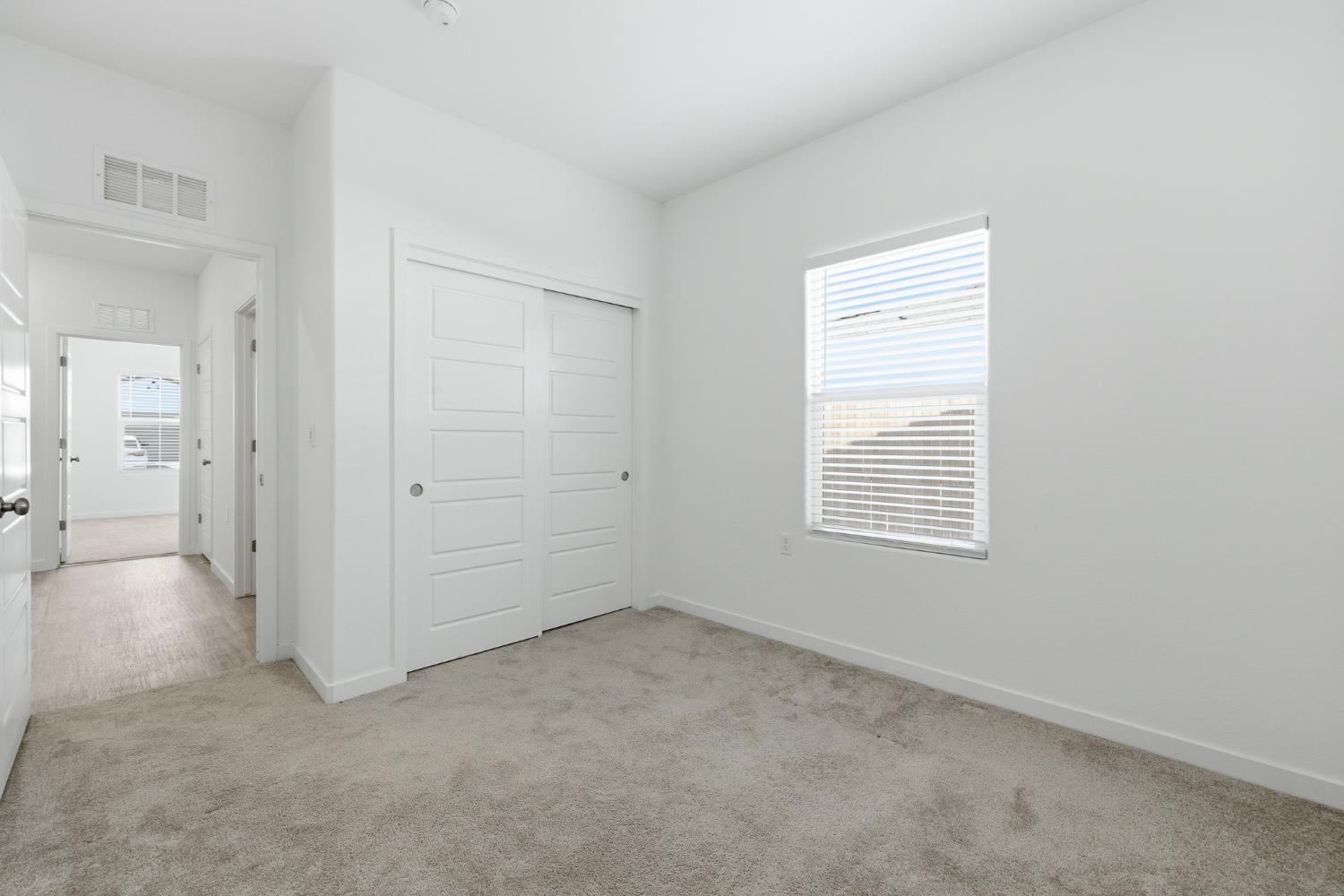 7034 W Willis