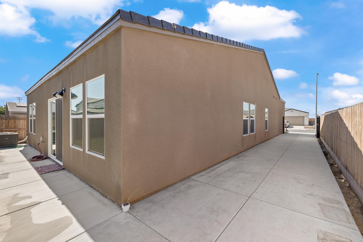 7034 W Willis
