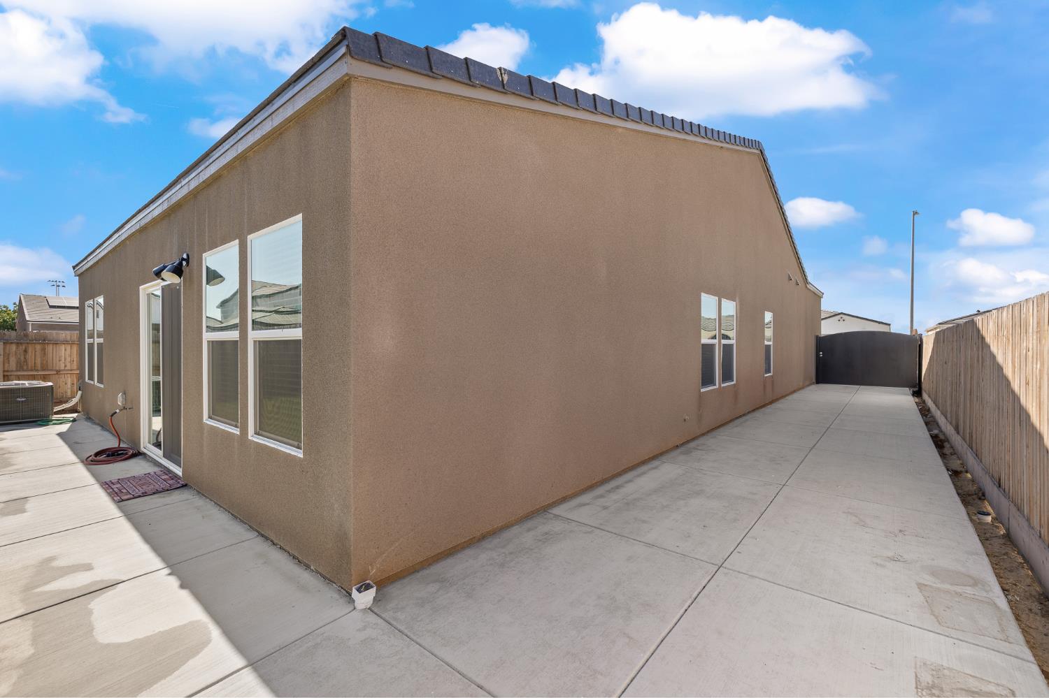 7034 W Willis