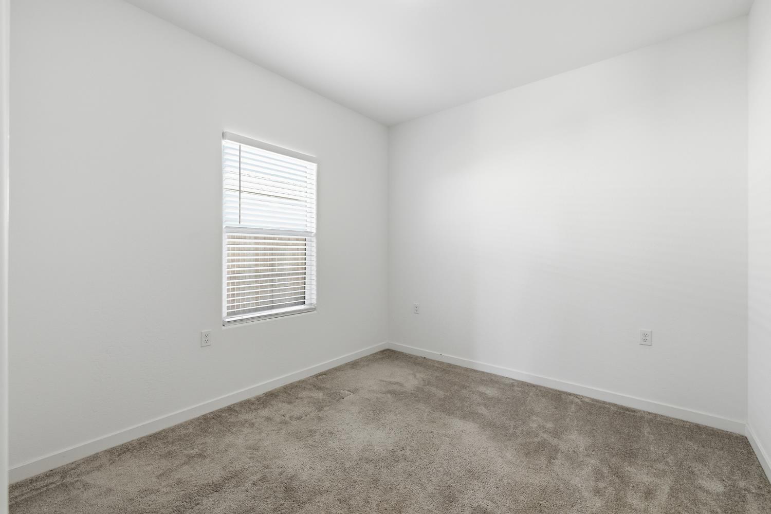 7034 W Willis