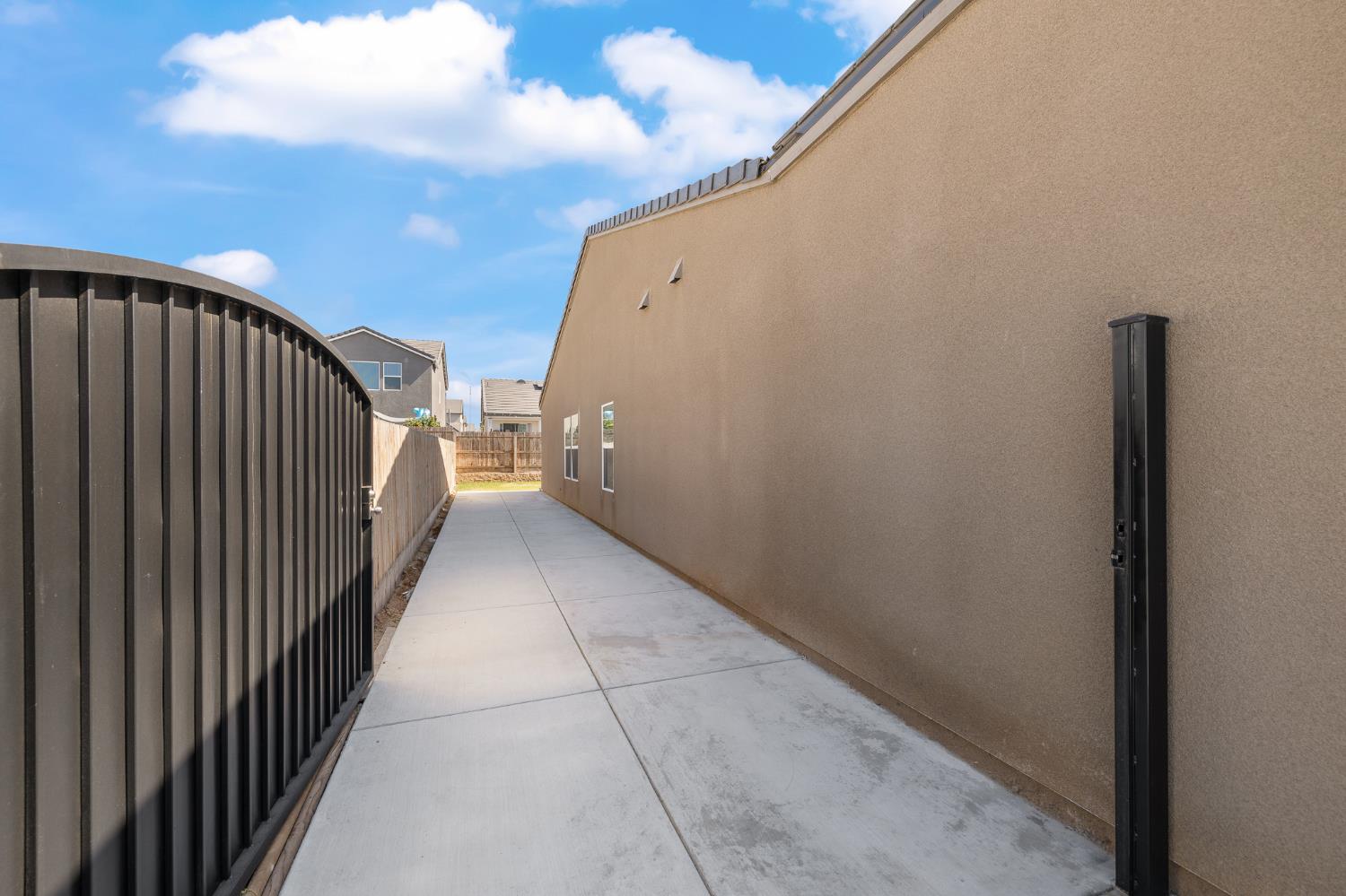 7034 W Willis