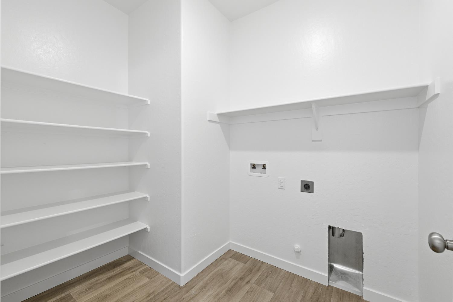 7034 W Willis