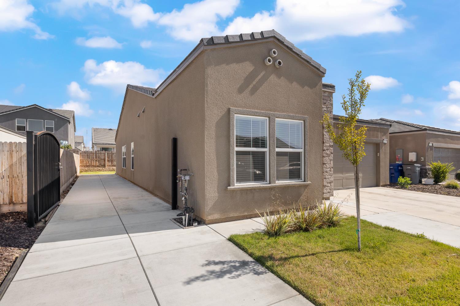 7034 W Willis