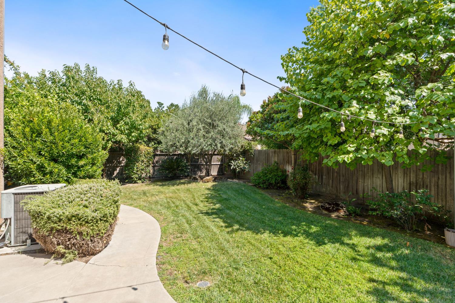 1495 E Via Mirasol Lane